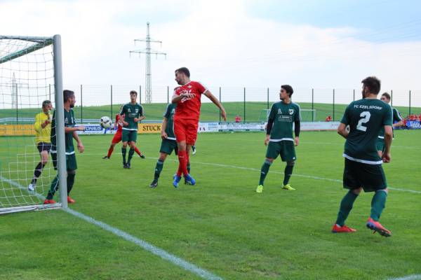 Serdar Özivgen bringt den TSV per direkt verwandelten Eckball in Führung